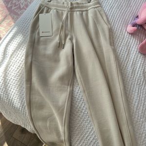 Lululemon scuba jogger